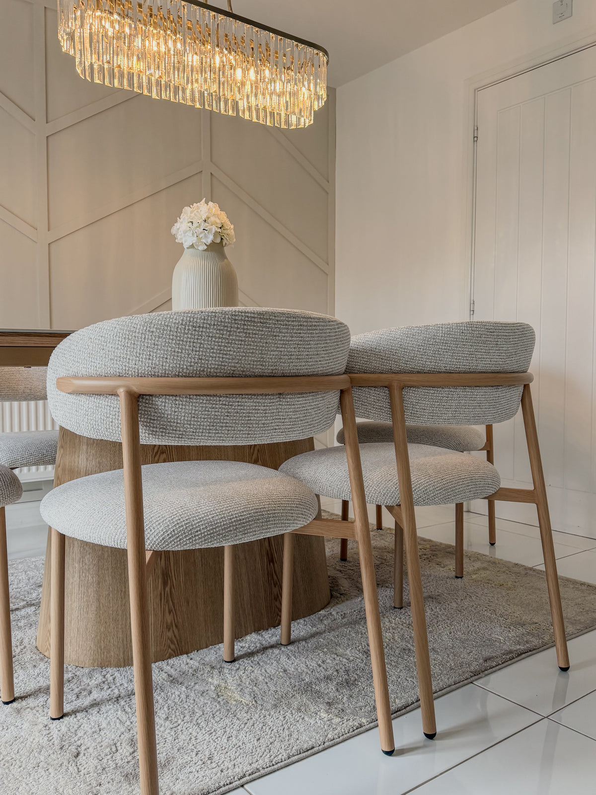 How to Choose the Perfect Dining Chairs for Your Home