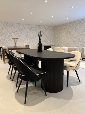 Luna Black Oval Table & Mason Chairs Set